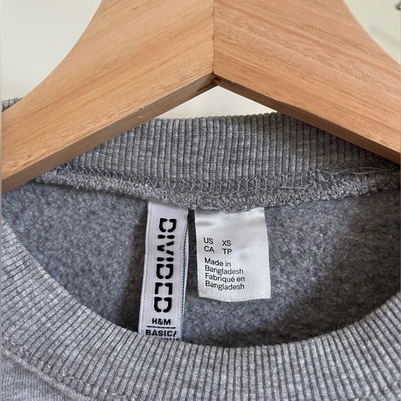 Divided H&M Grey Crewneck - Picture 3 of 4